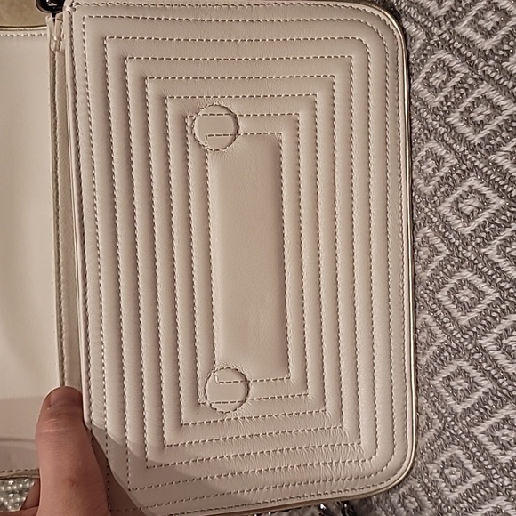 Tory Burch quilted leather shoulder bag - Picture 10 of 15